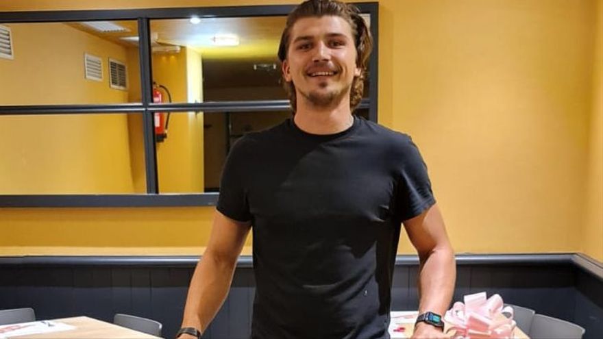 Trabajadores del B&aacute;varos regalan una bici nueva a un compa&ntilde;ero al que se la hab&iacute;an robado