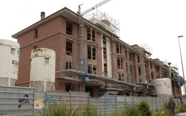 Construcción de un bloque de viviendas.