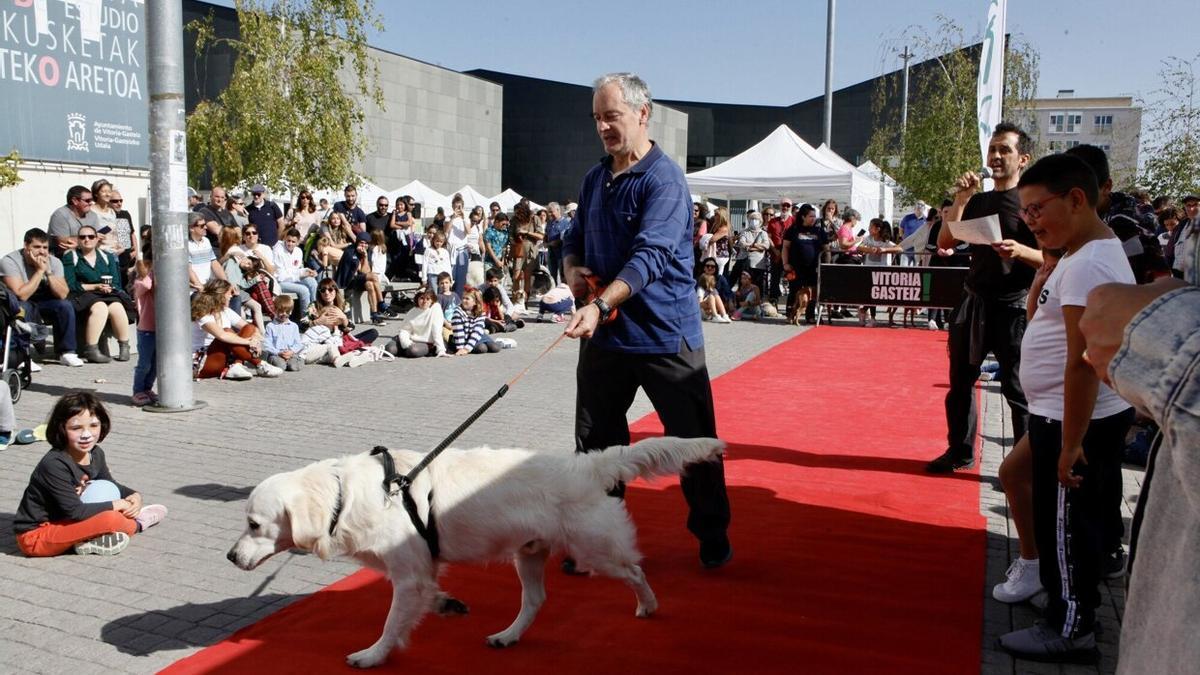 Feria de la mascota en Gasteiz.