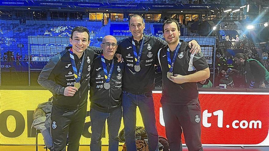 Fermín Iturri, parte del cuerpo técnico de la selección.