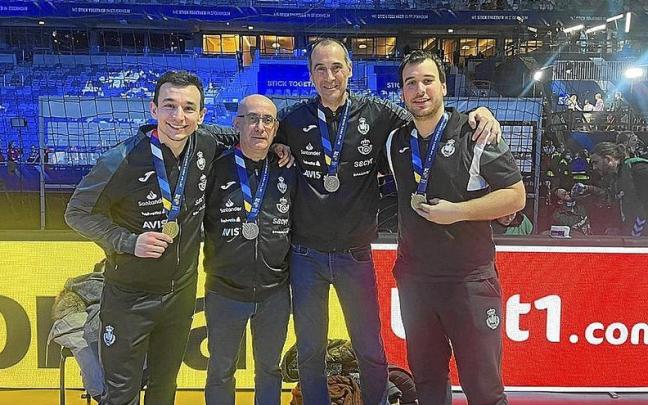 Fermín Iturri, parte del cuerpo técnico de la selección.