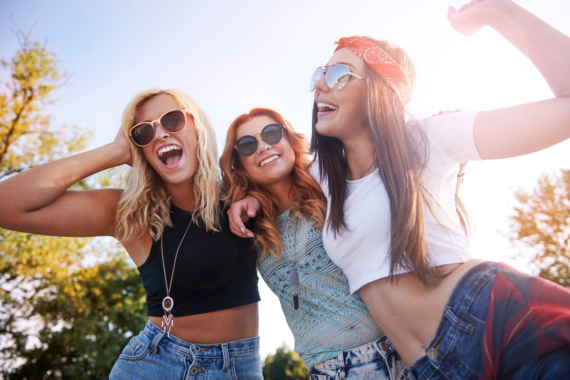 Un grupo de amigas se divierten juntas.