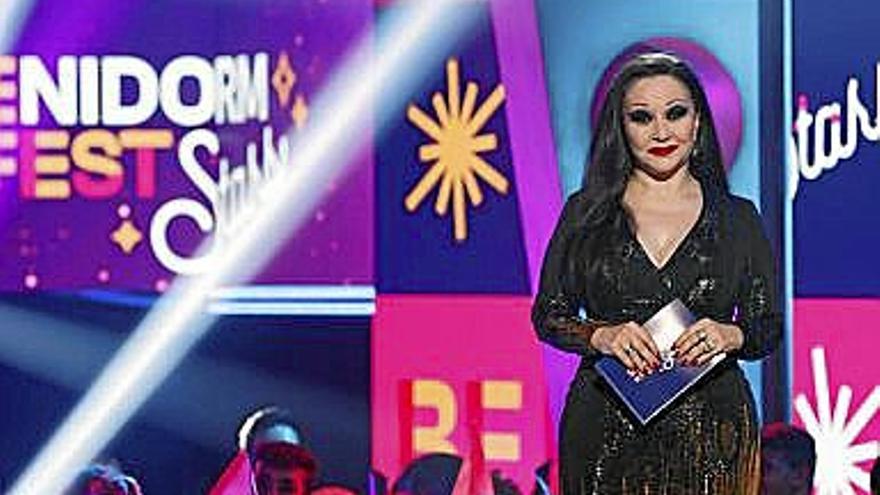 Alaska será la presentadora.