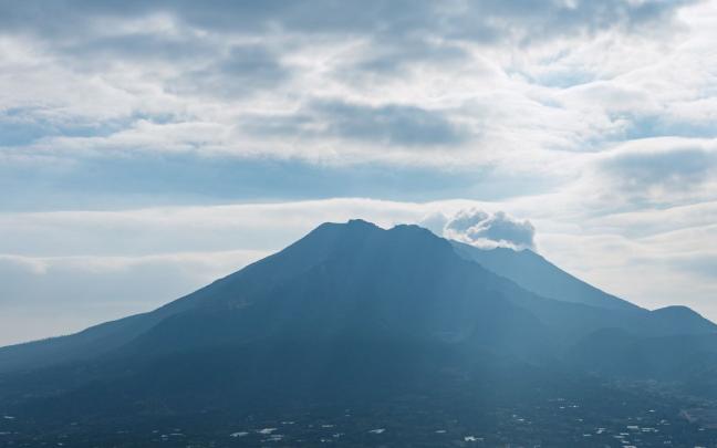 El volc&aacute;n Sakurajima en Jap&oacute;n.