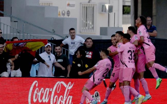 Los jugadores del RCD Espanyol celebran el segundo gol del equipo catalán ante el Celta de Vigo Los jugadores del RCD Espanyol celebran el segundo gol del equipo catalán ante el Celta de Vigo