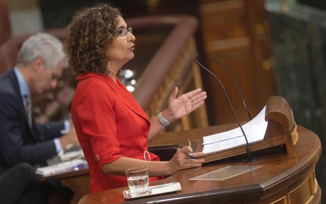 María Jesús Montero analizó desde la tribuna del Congreso las bondades de los Presupuestos, que encaran hoy la votación de totalidad. María Jesús Montero analizó desde la tribuna del Congreso las bondades de los Presupuestos, que encaran hoy la votación de totalidad.