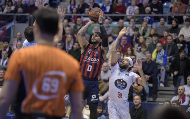Howard ejecuta una suspensión ante el Obradoiro Howard ejecuta una suspensión ante el Obradoiro