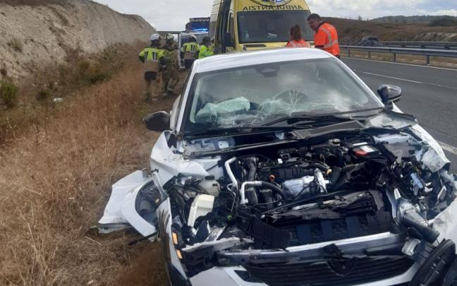 Imagen del coche accidentado Imagen del coche accidentado