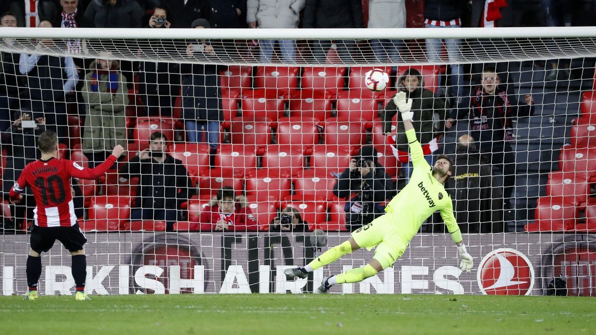 Aitor Fernández, del Levante, en un partido ante el Athletic