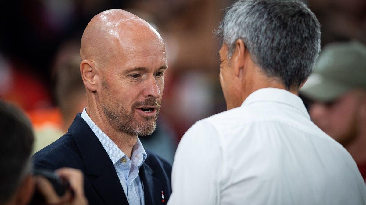 Imanol saluda a Ten Hag antes del partido.