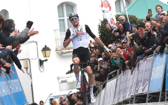 El ciclista belga Tim Wellens (UAE Emirates) se impone en la tercera etapa de la 69ª Vuelta a Andalucía. El ciclista belga Tim Wellens (UAE Emirates) se impone en la tercera etapa de la 69ª Vuelta a Andalucía.