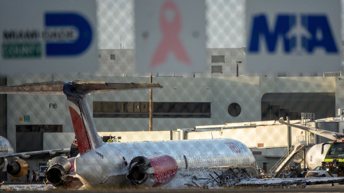 El avión SRL de Red Air accidentado en Miami.