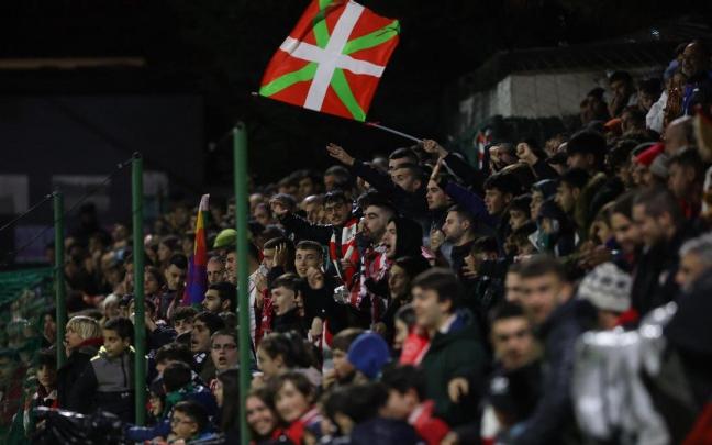 Las gradas de Las Llanas lucieron un gran aspecto durante el partido copero. Las gradas de Las Llanas lucieron un gran aspecto durante el partido copero.
