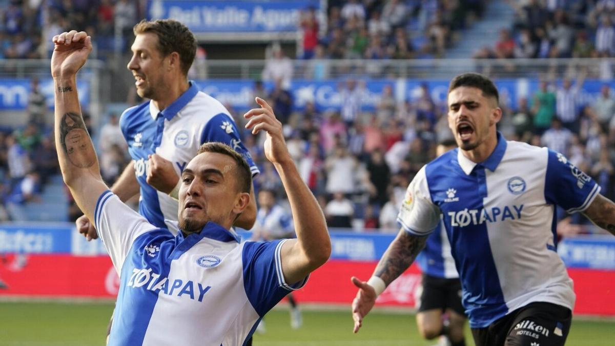 Escalante celebra un gol con el Alavés