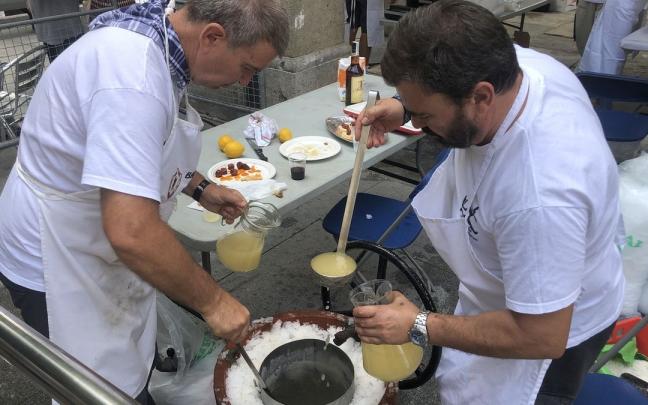 Gure Garrafie mantiene la tradici&oacute;n de la limonada de txakoli artesanal.