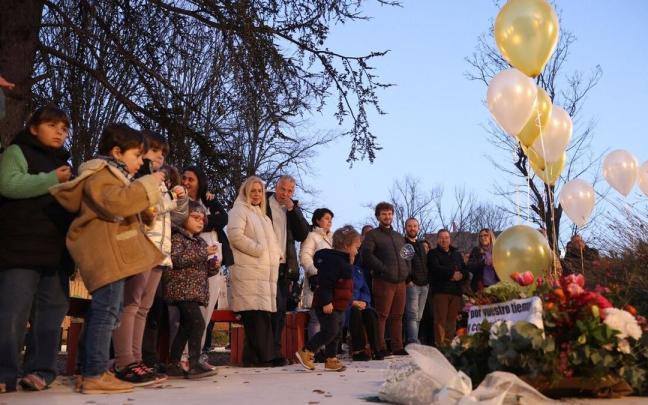 Adano quiso recordar ayer, por segundo año consecutivo, en el Jardín de la Memoria a los héroes y heroínas que han fallecido por el cáncer. La batalla contra esta enfermedad, como señaló la presidenta, Olai