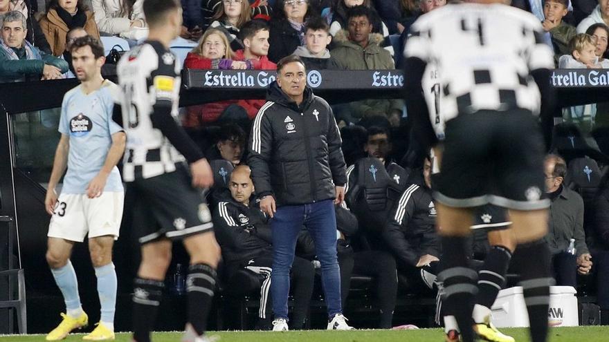 Carlos Carvalhal, entrenador del Celta, durante un partido amistoso contra el Boavista portugués.