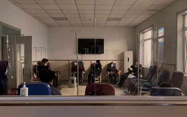 Pacientes con covid en un hospital de Baodi Xi'anzhen.