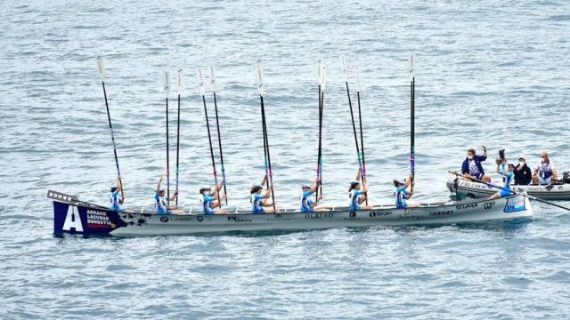 Arraun Lagunak, en una regata de esta temporada.