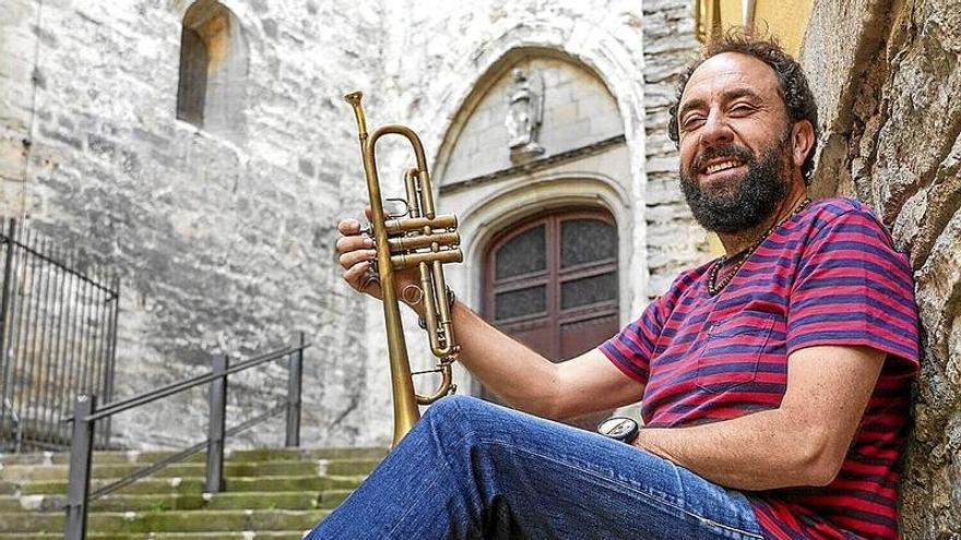 El trompetista y compositor, ayer en el Casco Viejo gasteiztarra.