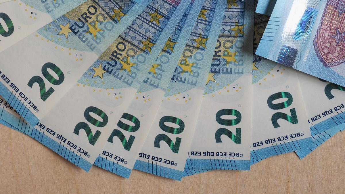 Varios billetes de 20 euros.