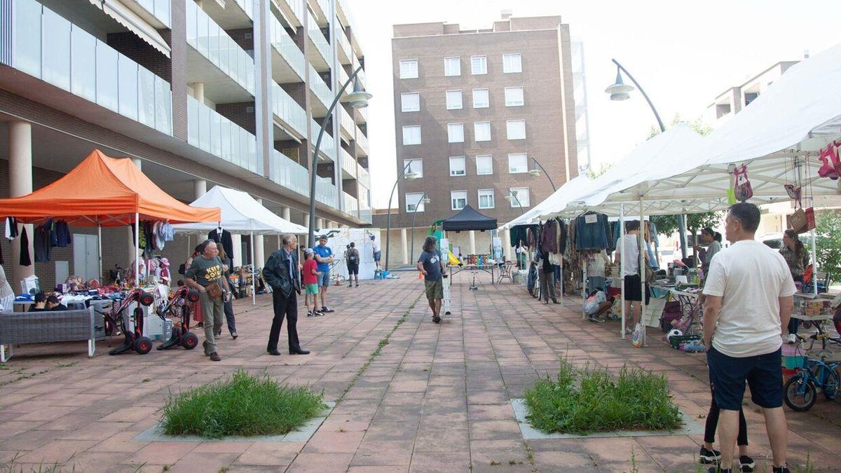 Mercadillo en el barrio Goikolarra