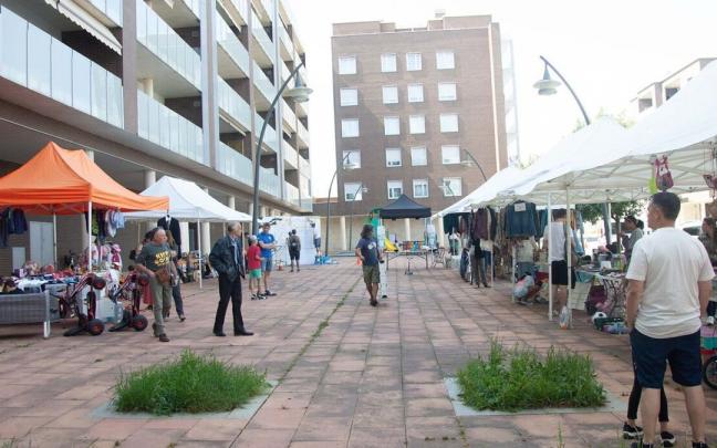 Mercadillo en el barrio Goikolarra Mercadillo en el barrio Goikolarra