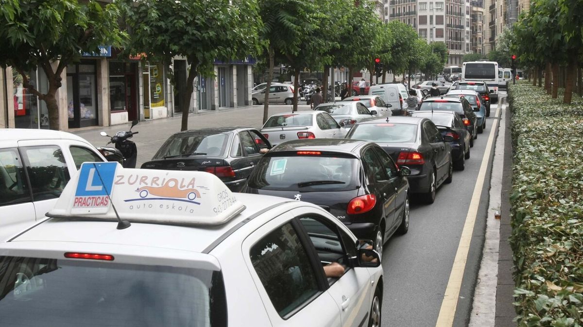 El paseo de Colón, lleno de tráfico