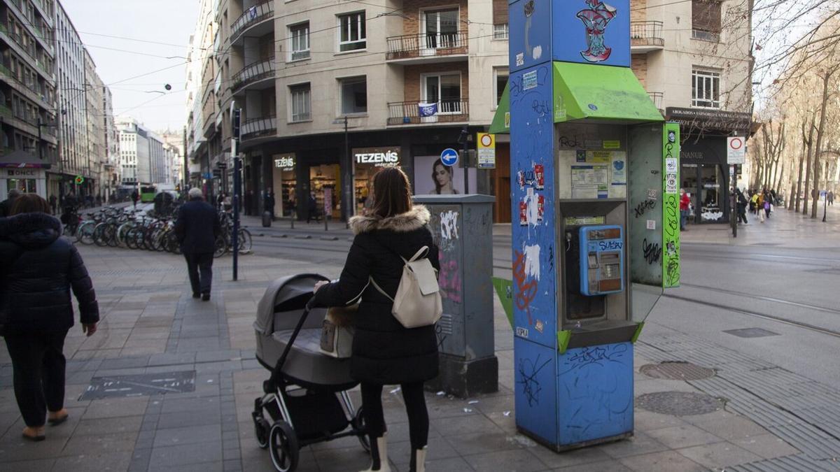 Cabina en desuso en pleno centro de Vitoria.