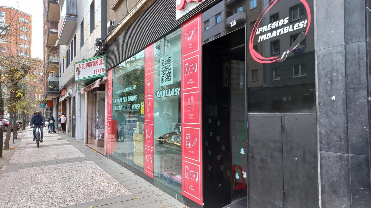 La tienda low cost está en la calle Coronación de Vitoria.