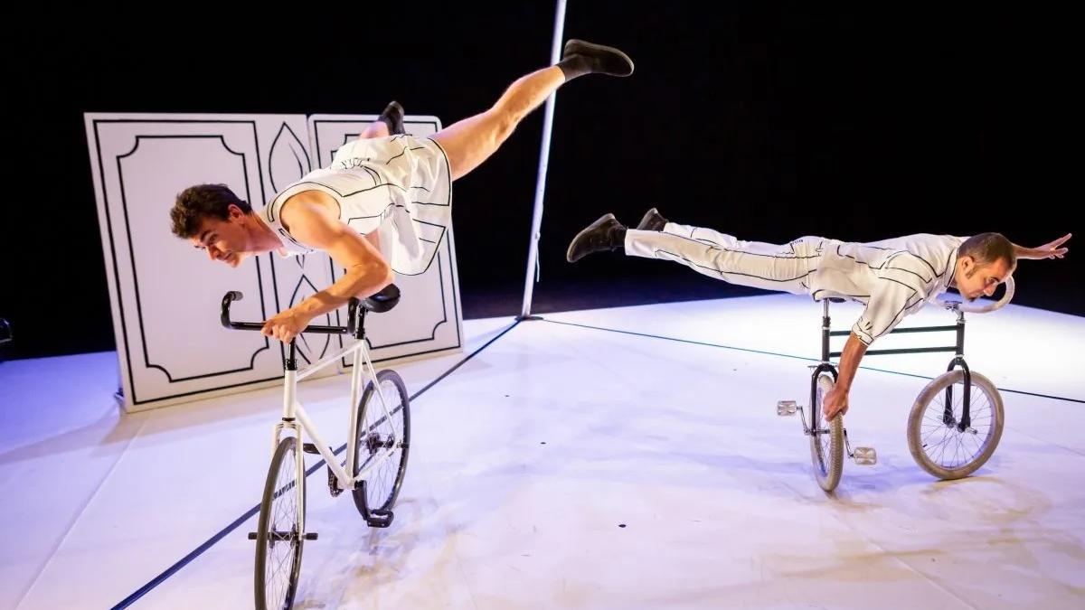 El escenario del Gayarre acogerá el 28 de diciembre el espectáculo con técnicas de circo ‘¡Sopla!’. Foto: cedida