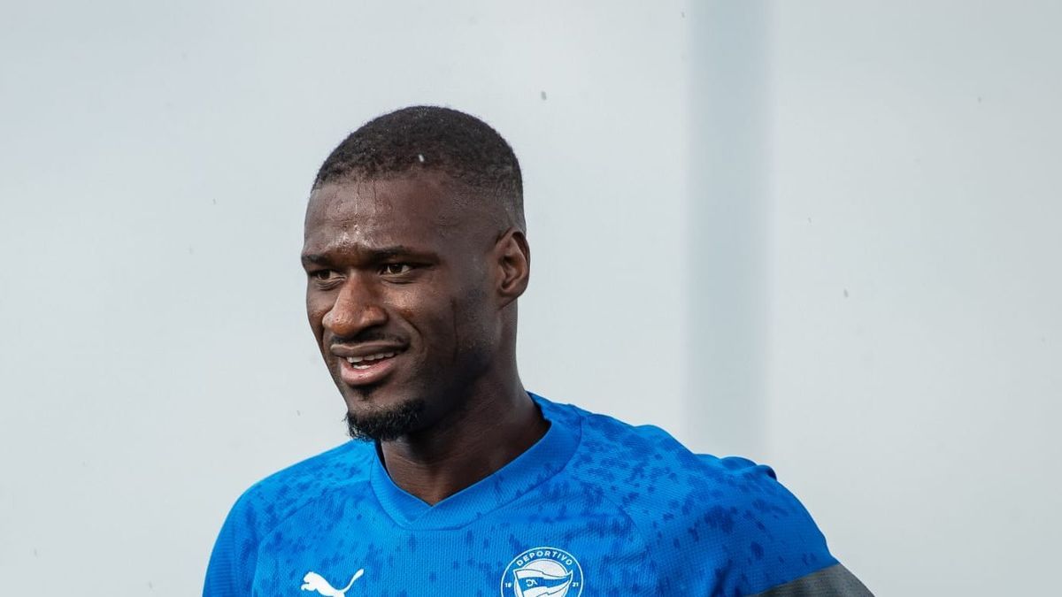 Sylla, durante una pasada sesión de entrenamiento, se lesionó en Ibiza