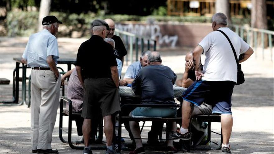 Los pensionistas acusan al Gobierno español de pretender convertir el derecho a las pensiones dignas en "un negocio privado"