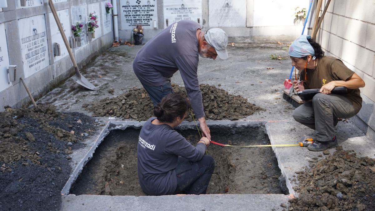 En la primera campaña se hallaron 14 cuerpos.