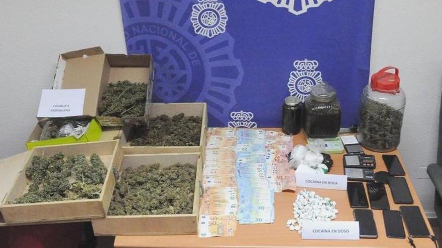 Material intervenido por Policía Nacional en la operación llevada a cabo en la Ribera de Navarra.