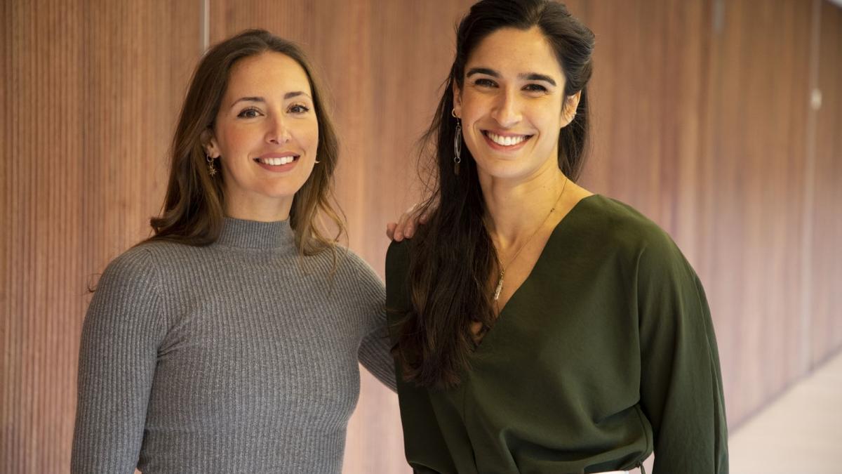 Las bailarinas pamplonesas Irene Viladrich (izda) y Lucía Chocarro