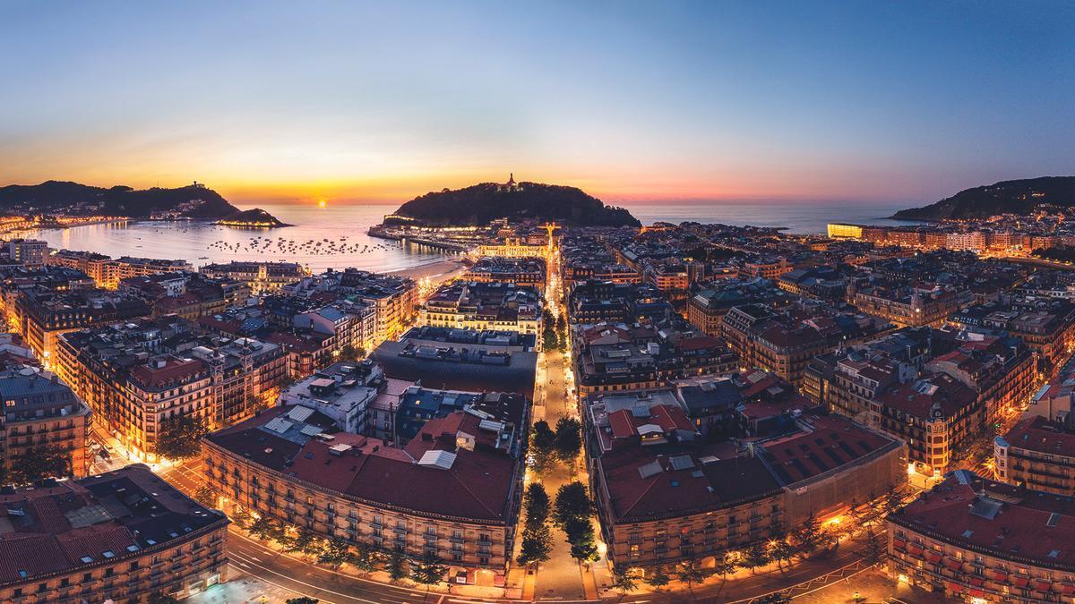 Vista panorámica de Donostia con una imagen de 360 grados que forma parte del calendario