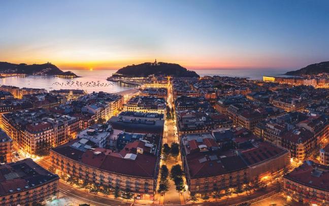 Vista panorámica de Donostia con una imagen de 360 grados que forma parte del calendario