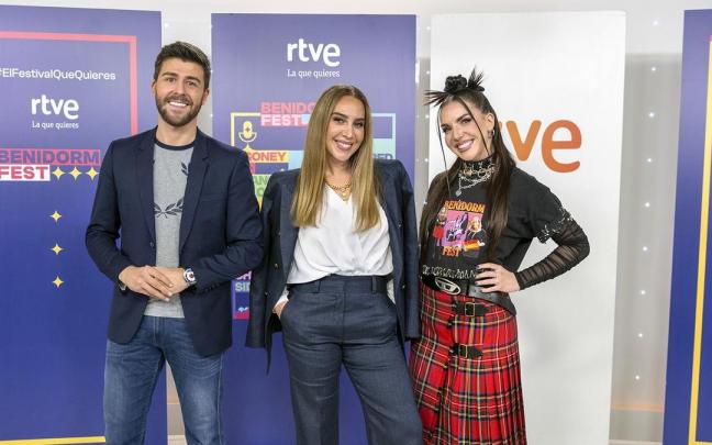 Rodrigo Vázquez, Mónica Naranjo e Inés Hernand.