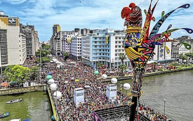 Unos dos millones de personas se espera que bailen en Recife. | FOTO: EFE Unos dos millones de personas se espera que bailen en Recife. | FOTO: EFE