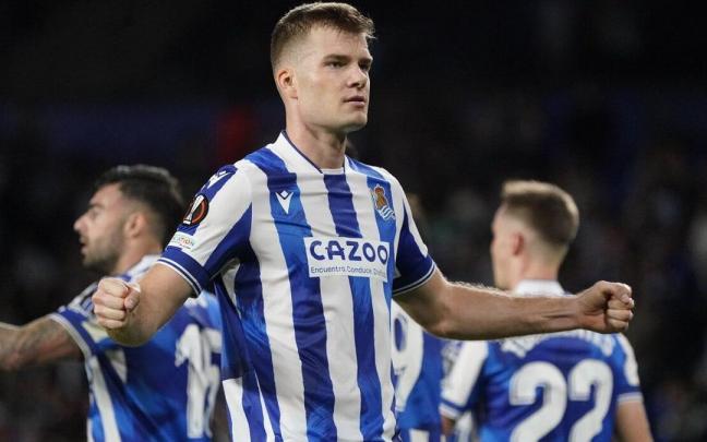 Sorloth celebra un gol en Anoeta Sorloth celebra un gol en Anoeta