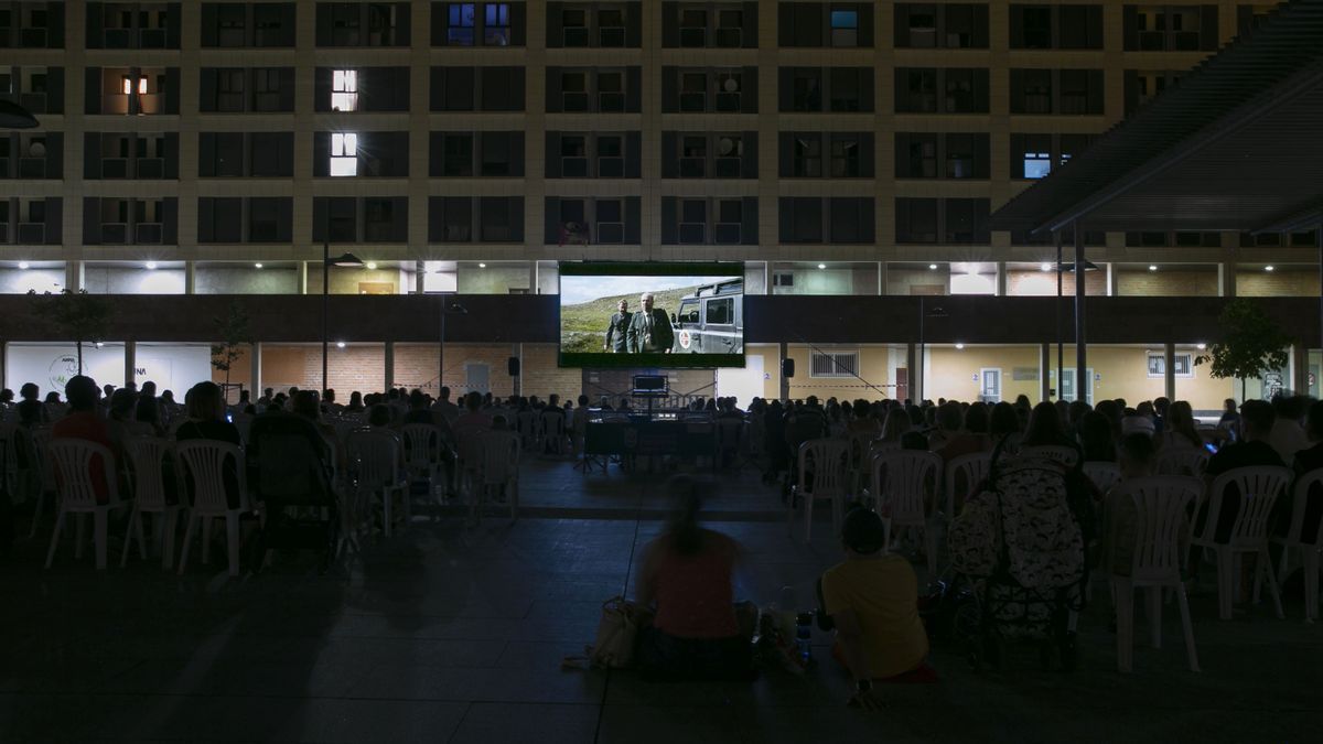 Cine de verano en Buztintxuri.