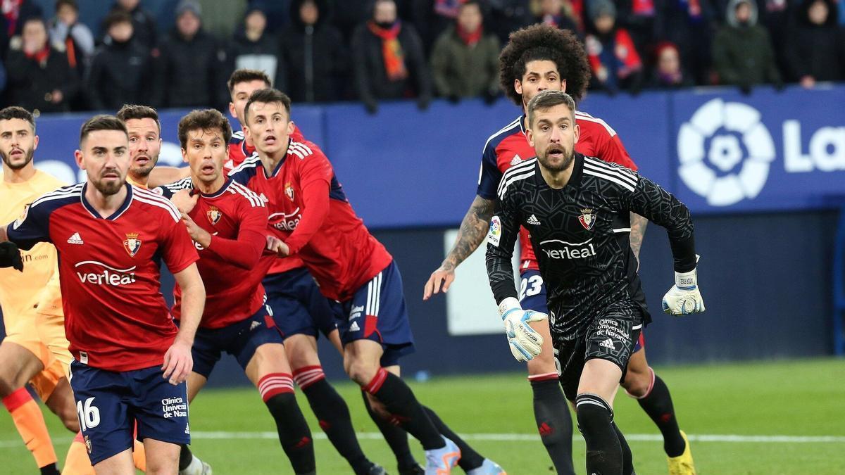 Aitor Fernández sube a rematar un córner en la última jugada del partido.