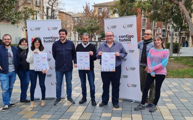 Algunos de los integrantes de Contigo Tudela, en la calle Herrerías