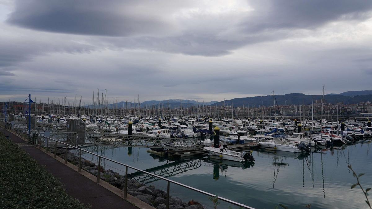 La actuación en el Puerto Deportivo de Getxo incluirá la reforma de los pantalanes, en donde existen 800 puntos de amarre.