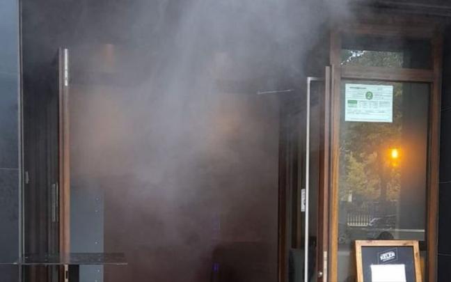 Humo saliendo del sal&oacute;n de juegos