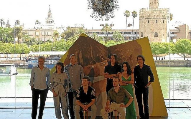 Foto de familia del equipo de &lsquo;El hijo zurdo&rsquo;. | FOTO: EP