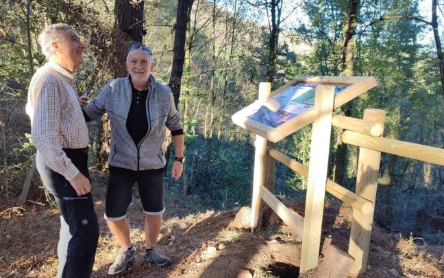 Integrantes de Ganguren Mendi Taldea en la zona de intervenci&oacute;n y en donde se encuentra el horno Azarola.