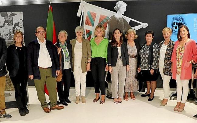Inauguran la exposición de Emakume Abertzale Batza Inauguran la exposición de Emakume Abertzale Batza