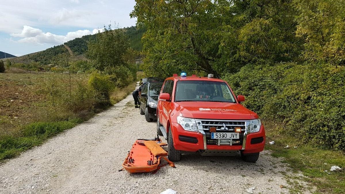 Bomberos en el entorno de Zabaldika.